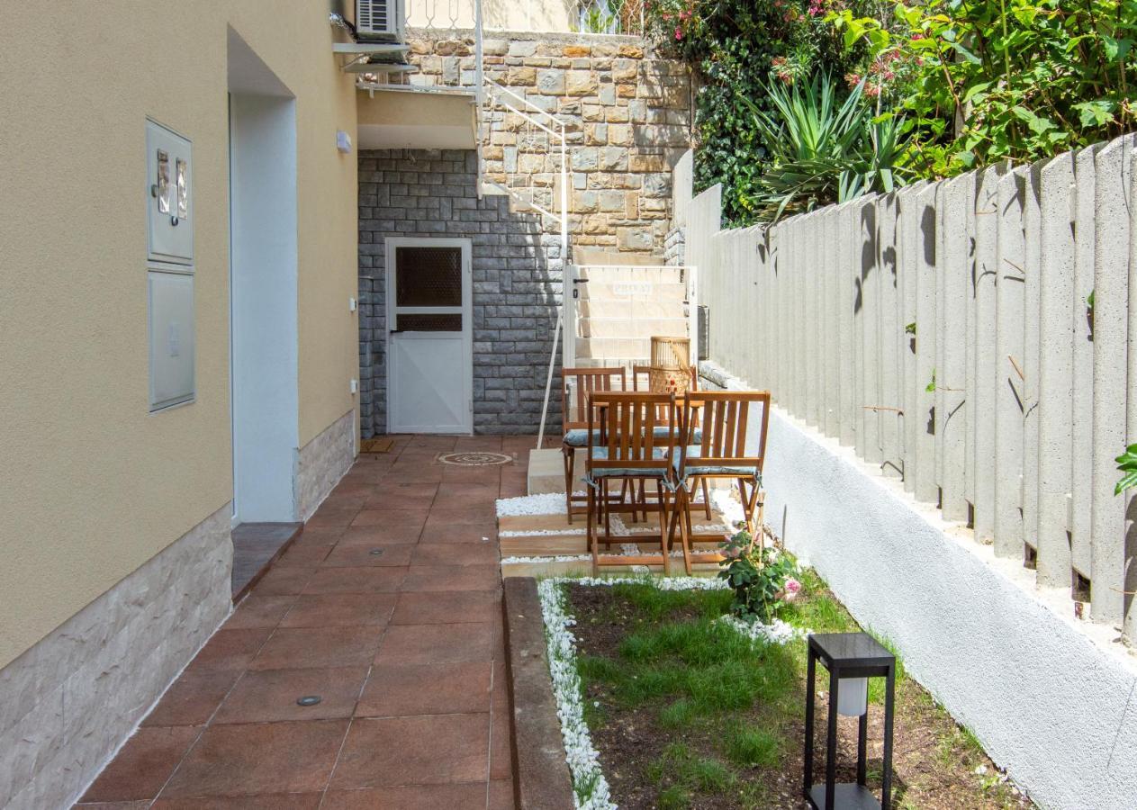 The Rose Garden Apartments Portoroz Exterior photo